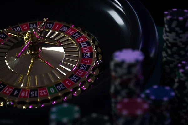 fufuslot alternatif mobile app interface showing football markets and live-dealer options